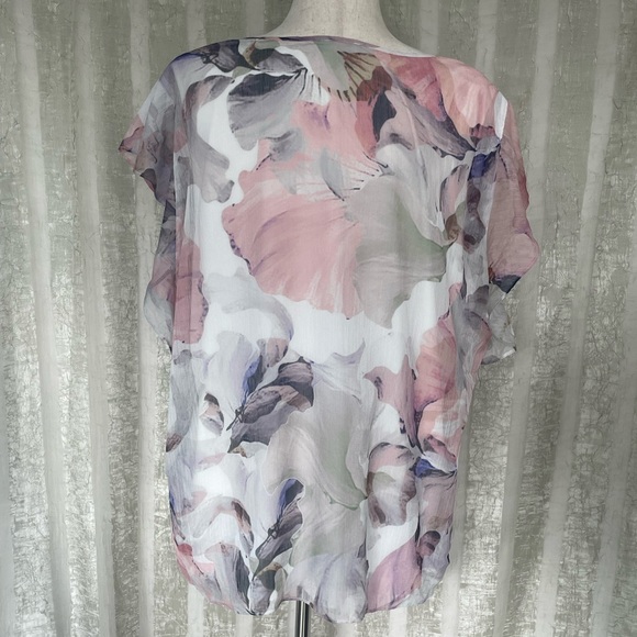 Vince Camuto Floral top - Picture 2 of 8